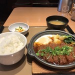 Yayoi Ken - 今日は、朝ご飯ながら、しっかりと「味噌かつ煮定食をいただきました！（２０１９．６．１）