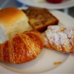 Hyatt Regency Waikiki Beach Resort and Spa - 