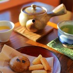 ティーショップ夕日 - お茶うけにも真心が感じられます
