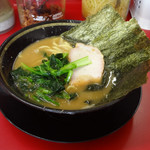 家系ラーメン 王道家 本店 - 王道家 女房殿の　ラーメン（薄め、脂なし）680円