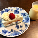 Hotel de suzuki labo  - ショートケーキ（390円）、カスタードプリン（280円）