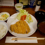 丸五 - 特ロースかつ 1850円 + 定食 450円