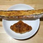 「クロワッサン」と「生バゲット」