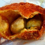 ビッグ セット - 牡蠣カレーパン(牡蠣2個入り)400円