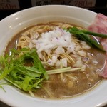 煮干し豚骨らーめん専門店 六郷 - 濃厚煮干し豚骨ラーメン 780円