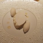 ロオジエ - 真っ白なタルトシトロン。ライムのソルベ