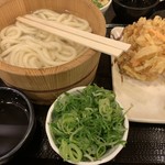 丸亀製麺 - 2019/06 釜揚げうどん 並　290円　→　140円 と 野菜かき揚げ 130円