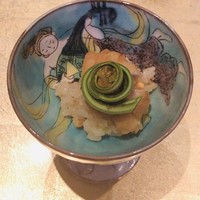 白金台こばやし - 【先付】
                    飯蒸し
                    
                    餅米の中に出汁に絡めた焼き穴子、オカキを
                    混ぜて和風リゾットに。
                    桑名の蛤を揚げた物とコゴミを乗せて。
                    
                    オカキの味が際立ってしまいます。