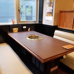 Yakiniku Kurogyuu Ten - 店内