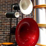 トゥルネラパージュ - 音楽に含まれる高音・中音・中低音・低音を、大きさの異なる 4つのスピーカーに分担させ、豊かな響きを生み出す