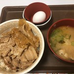 Sukiya - 豚丼 特盛 とん汁たまごセット 860円
