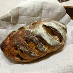 メゾン ムラタ - しょうがのコンフィとレーズンのカンパーニュ ¥360