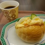 カフェサウダージ 地パング川崎ベーカリー - 料理写真:コーヒー、たまごサンド