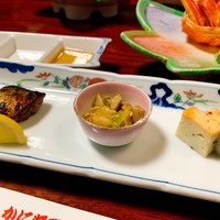 札幌 かに本家 札幌駅前本店 - いわしの梅煮、帆立の組紐と数の子和え、海老しんじょ