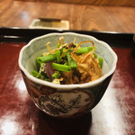 滋味 康月 - 初鰹にクリーミィな玉ねぎソース。甘みと旨味がたっぷり♡