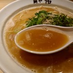 麺や佑 - 濃厚で旨みたっぷりのスープでした。