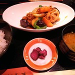 wasaisakaguradaruma - 「鶏と野菜の黒酢あんかけ定食（￥850）」