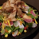 Ginzaakitakensanhinaijidorisemmontemmisatonishiki - 農園野菜の海鮮サラダ(990円)