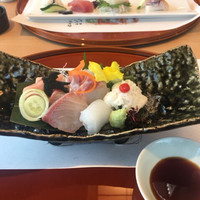 京懐石 美濃吉 横浜ランドマークプラザ店 - はものお刺身有り。