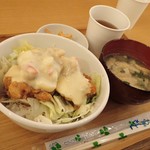 オッシーズキッチン - 本場 宮崎のチキン南蛮丼