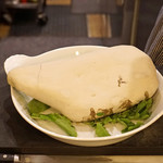 レンゲ - 蓮の葉と粘土で包まれた花子鶏