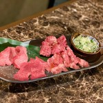 焼肉 炎焚 池袋店 - 特選タン盛り合わせ