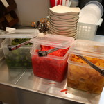 Mr. チャーハン - 胡瓜の醤油漬け、紅しょうが、たくあん