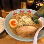 西村家 - W濃厚豚骨ラーメン。なぜかかたくなにチャーシュー盛りはできないとのことでした