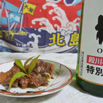 木の屋石巻水産 - 鯨大和煮は福島県二本松市の限定酒「奥の松」で頂きます