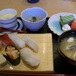 寿司居酒屋 日本海 - 日替わり握り寿司（海老、蟹入れ替え）セット