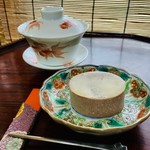 虎屋菓寮 - 金魚柄の蓋碗