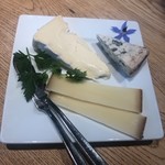 レストラン 山猫軒 - チーズ３種。