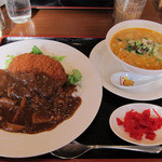 Shin Chuu Gokuryouri Do Ragon Hausu - 本日のサービスランチ（坦々麺（小）付き）