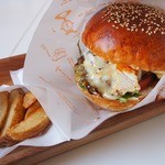 HOLLYWOOD BURGER - 