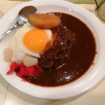 カレー専門店 横浜 - らっきょう、福神漬け投入