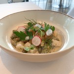 Meierei im Stadtpark - 料理写真:①イワナのタルタル　アスパラガスサラダと亜麻5.9€(≒714円)