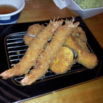 ヒレカツとやさいかつにエビフライ２匹