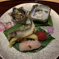 米倉 - 揚げ物は 稚鮎、ヤングコーン
                    