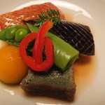 有栖川 清水 - 煮物   丸茄子オランダ煮
                                 丸南京  蓬麩
                  きんき煮付け   赤万願寺
                      スナップエンドウ