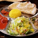 Asian Dining LUMBINI - ハーフ&ハーフランチ(890円)