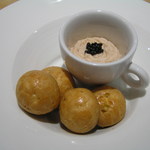 レストラン メルキュール - サーモンのリエット グジェール添え