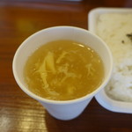 Karaage Semmon Happi Shouten - スープはセルフで無料(テイクアウトもできます)