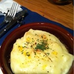 ラベイユ - 中身は牛ひき肉。マッシュドポテトで包まれたお料理