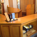 玉泉堂本舗 - 飛び込みの客相手ではありませんので、店番も居ない無人の店内ッス