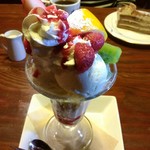 雪詩慕雲 - フルーツパフェ。