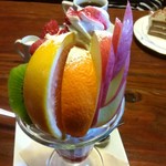 雪詩慕雲 - フルーツパフェ。