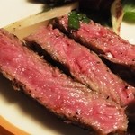 イモコダイニング - お肉が箸でも切れるほど軟らかい・・・うまい