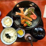 Michinoeki Aio - えびフライ定食(極上) 1,320円