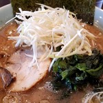 金八家 - ラーメン(中)790円+白髪ネギ100円