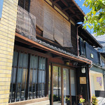 Kashiya - 京都の街並みに溶け込む和菓子屋さん。通り過ぎ注意です☆彡
